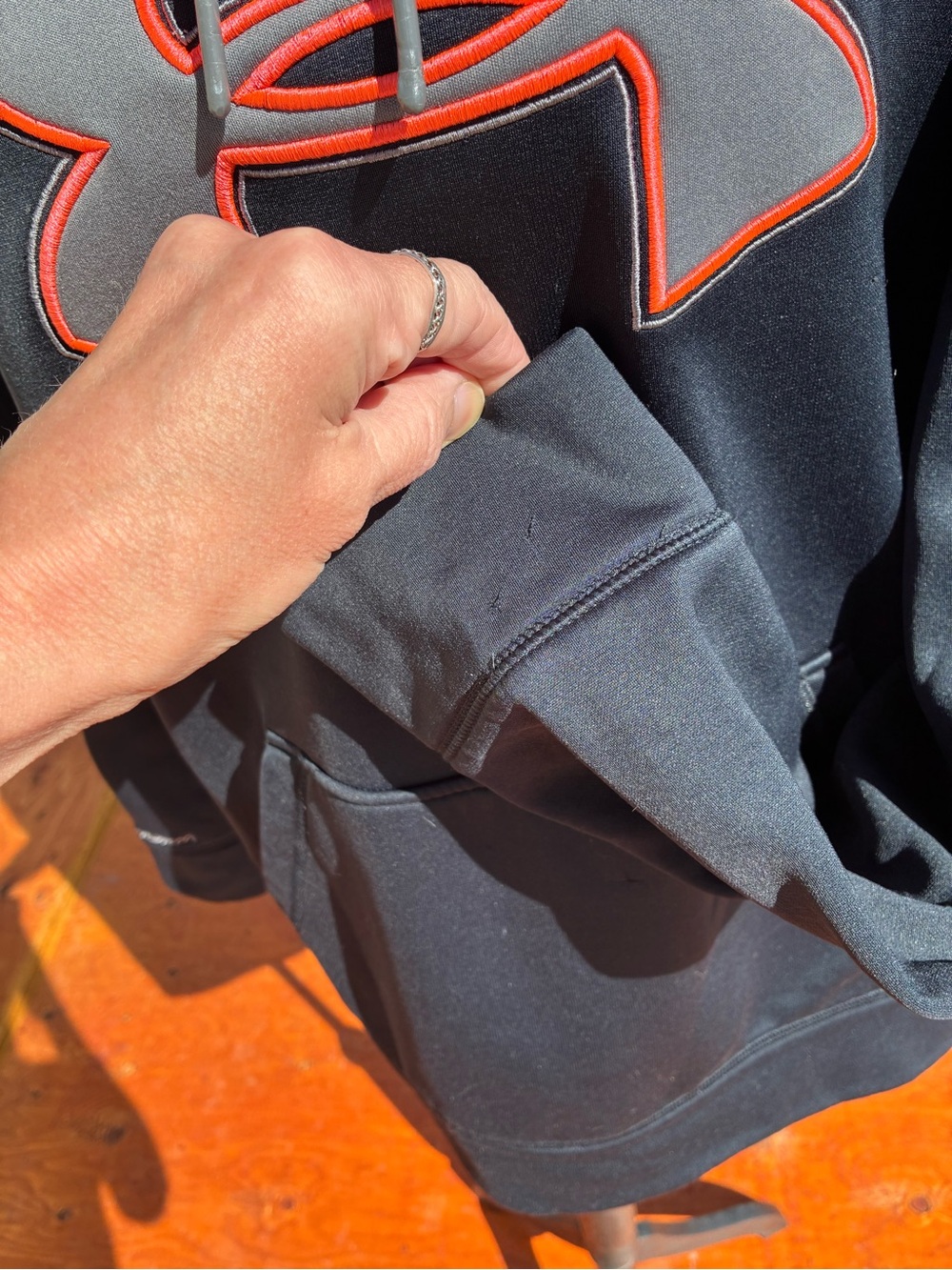 Under Armour Men’s kangaroo Pocket Hoodie with orange- Trim Logo L - Picture 7 of 8